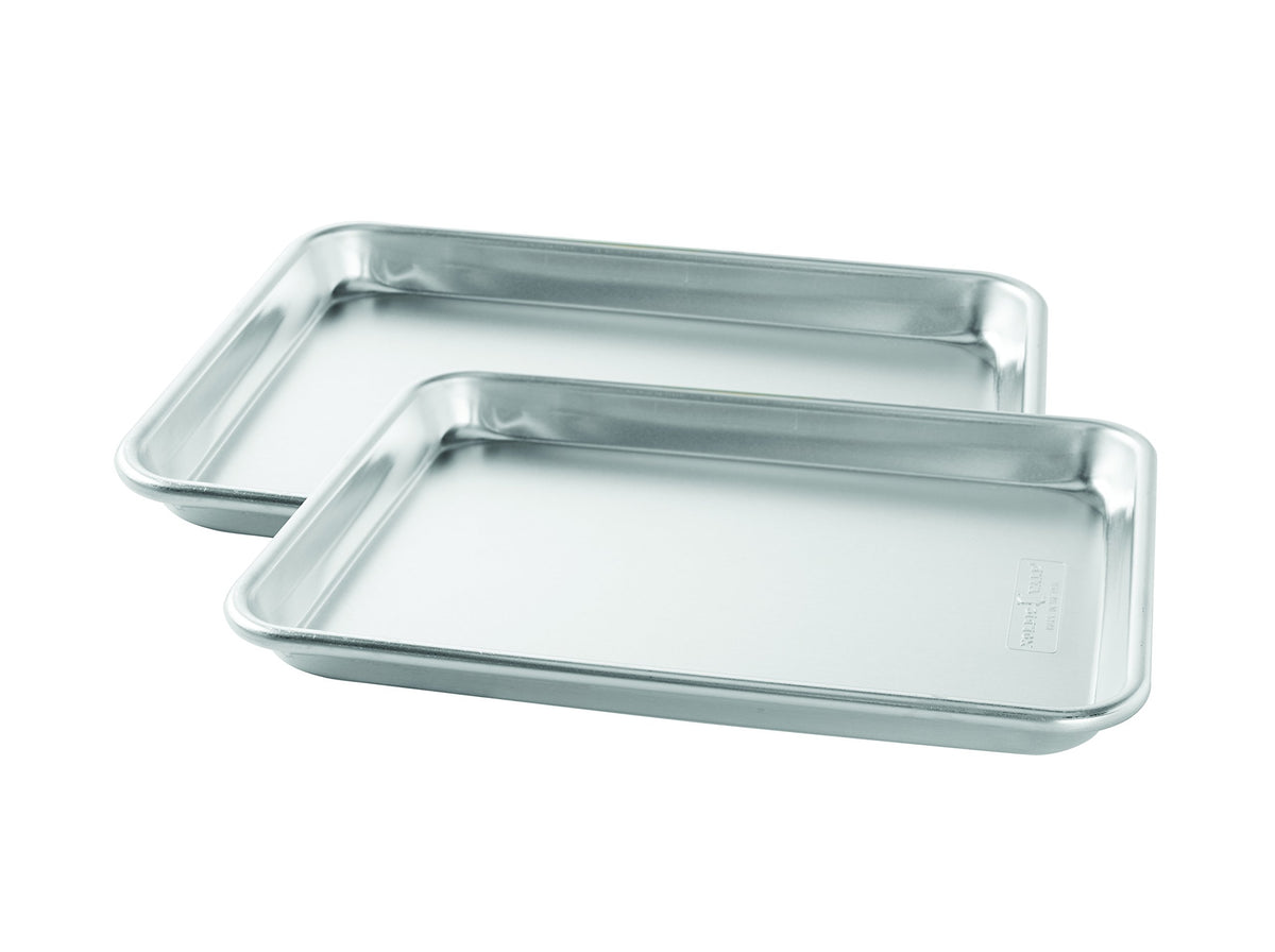 Nordic Ware Naturals® Quarter Sheet with Oven-Safe Nonstick Grid