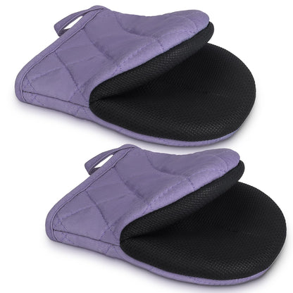 1 Pair Short Oven Mitts - Silicone Kitchen Oven Gloves High Heat Resistant 500℉, Mini Oven Mits with Non-Slip Grip Surfaces and Hanging Loop for BBQ, Baking, Cooking and Grilling (Black)