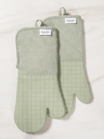 Sur La Table Kitchen Essentials Set of 2 Silicone Oven Mitts, Heat Resistant to 550°F (Green)